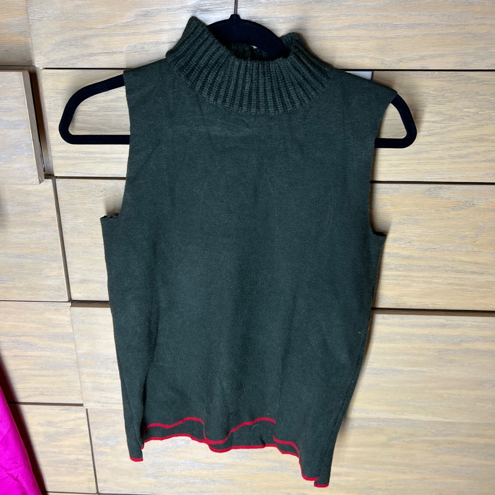 Sweater vest